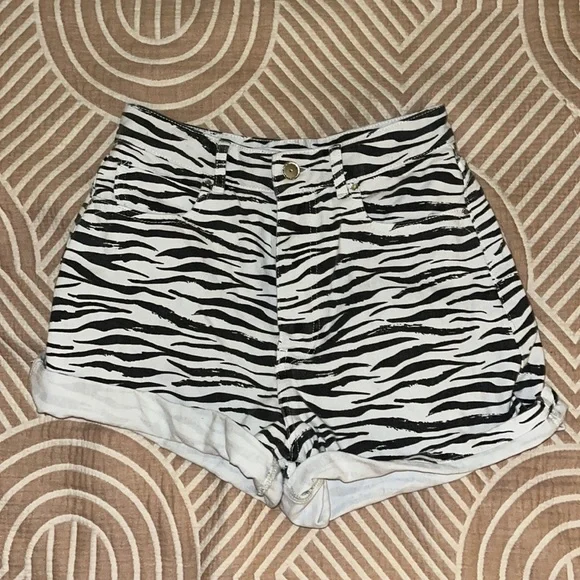 Zara zebra shorts deals
